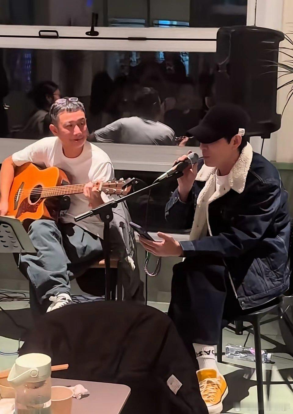 文章最大的错误就是没有娶姚笛太在乎舆论和别人的看法了，看看别人谢霆锋，王菲，抛开