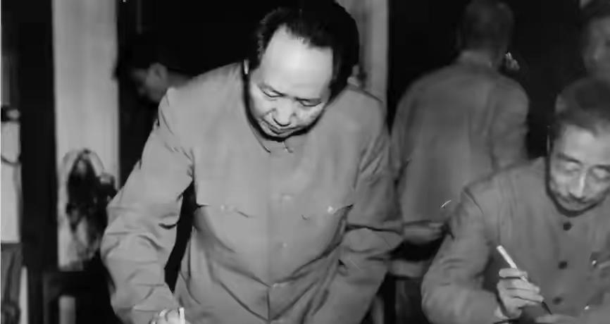 今天的安稳，是毛主席当年顶住九成反对，拿国运为我们押来的！今天的安稳，是毛