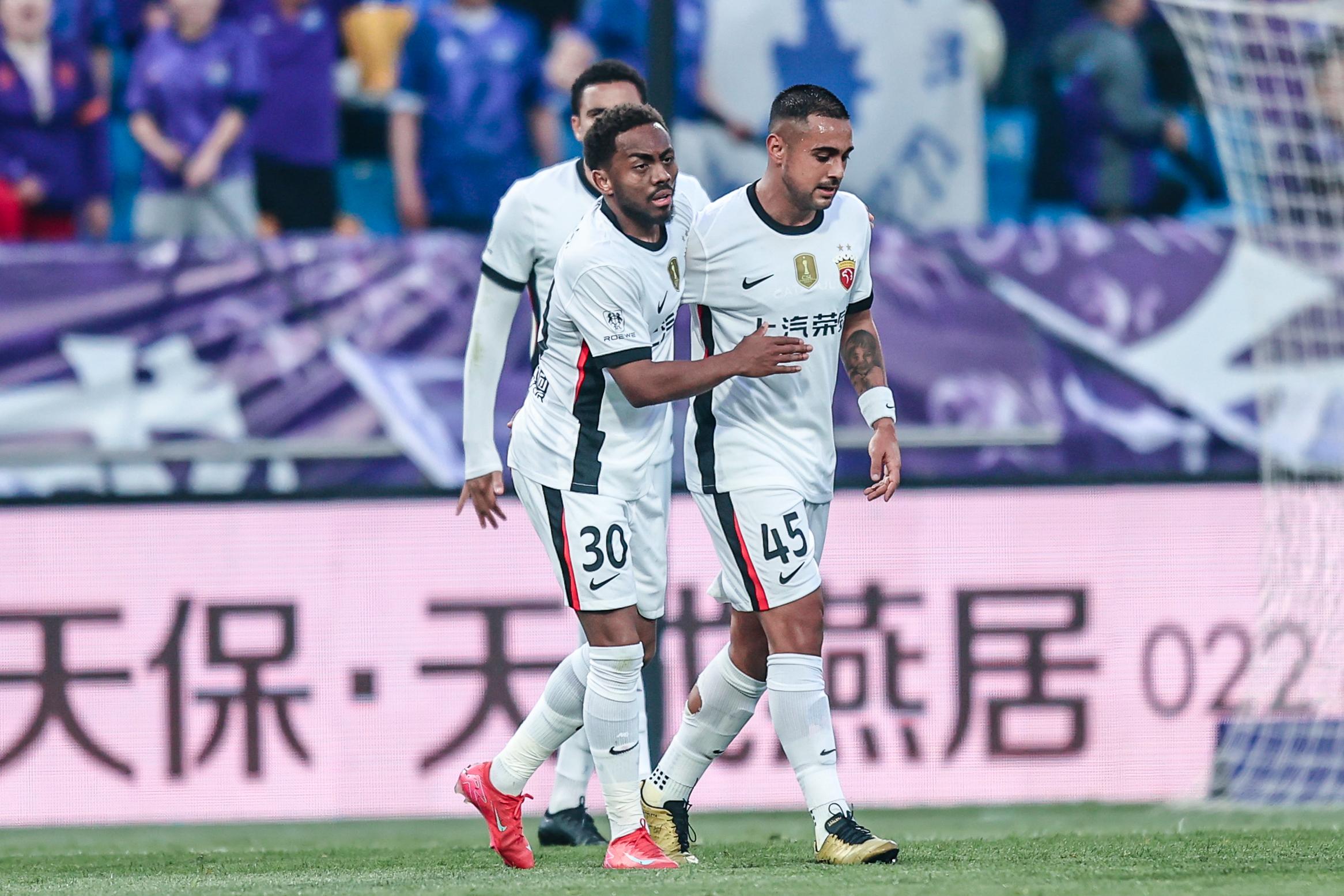 足球报: 莱昂纳多可赶上客战英博, 加布里埃尔情况未知