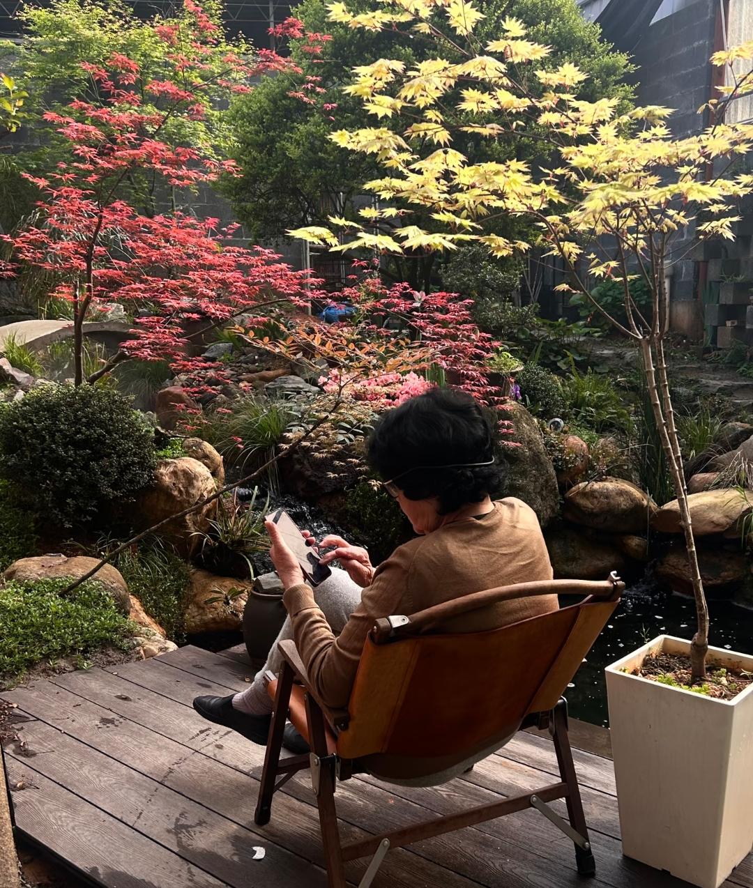 我发现我妈很虚伪今年我妈72岁，她嘴上总说着什么都不需要，不用拿任何礼品，也不