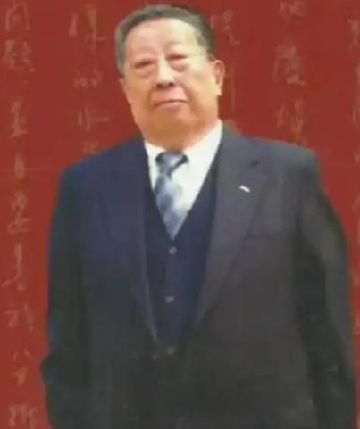 周总理逝世后，当韩宗琦接过卫士们递过来的寿衣后，顿时大发雷霆：“你们这是什么意思