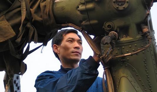 2000年，中国买了俄罗斯六架军机，可谁知没用多久就坏了四架，来维修的俄罗斯专家