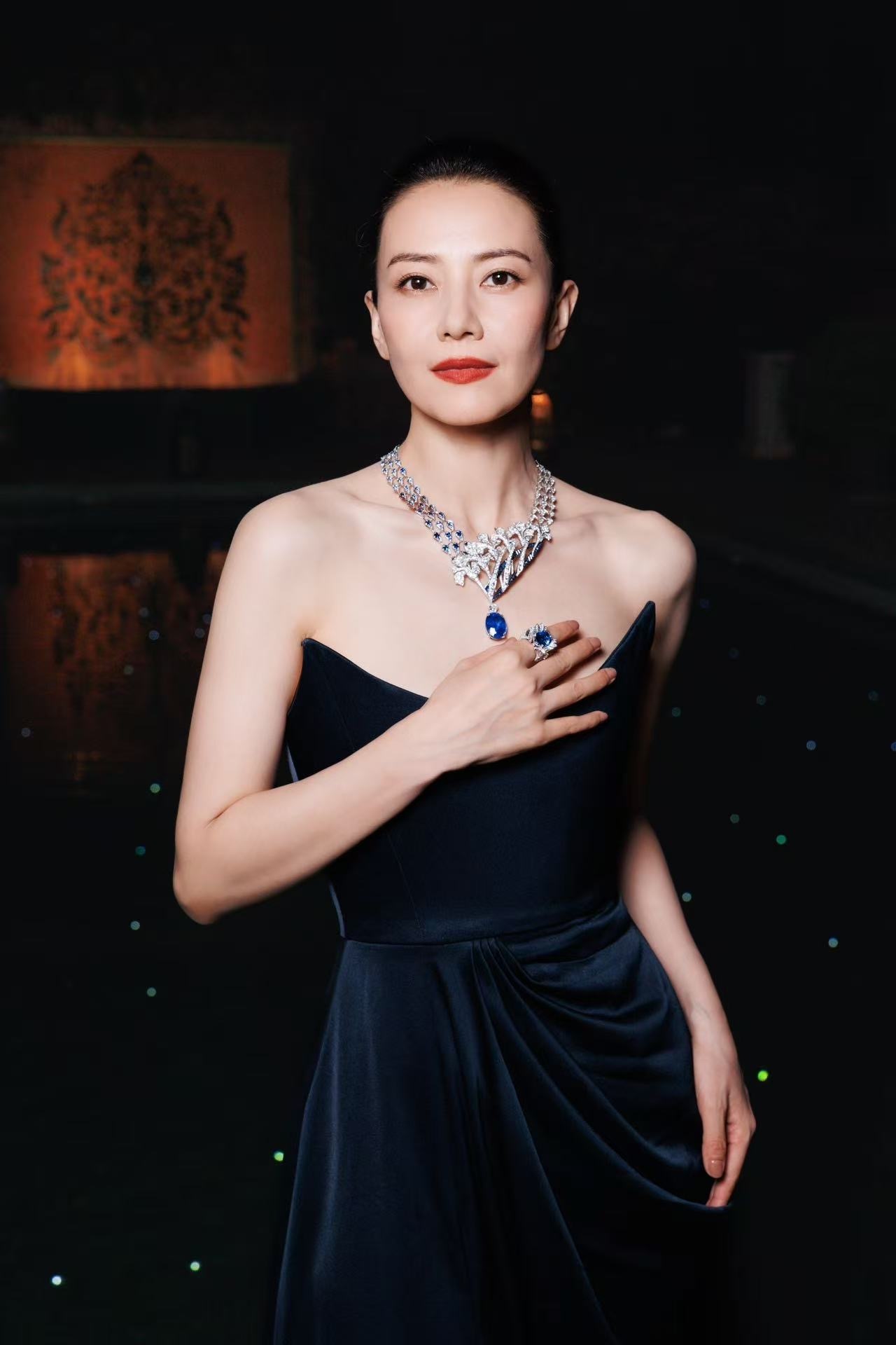 CHAUMET全新JewelsbyNature绿野芳踪高定珠宝套系凝聚工匠们