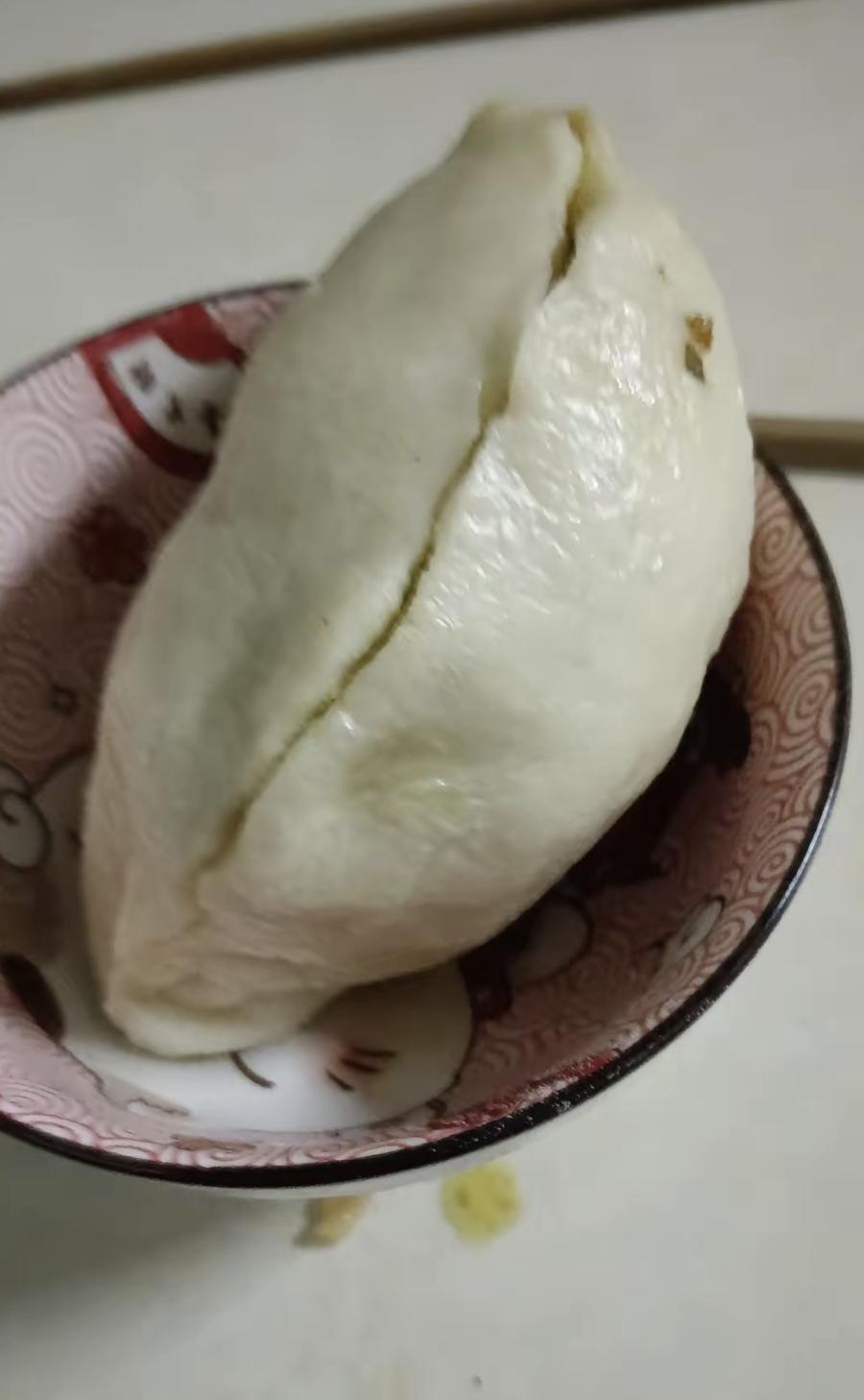 今天去村诊所打吊瓶，发现屋里就我一个病人。医生老王说现在冬天都没人来了，年轻人都