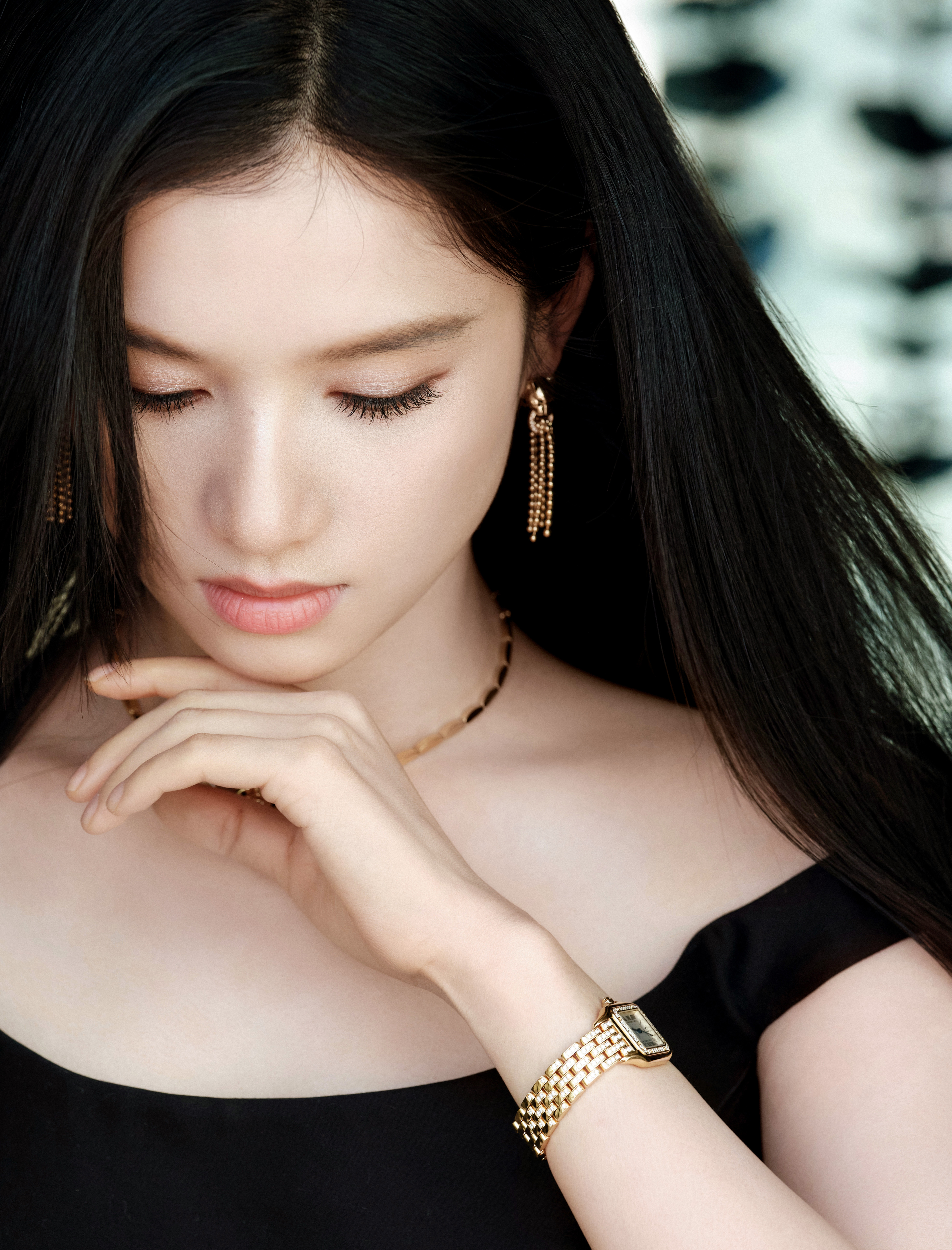 张婧仪长了麦粒肿张婧仪×Cartier卡地亚⌚️