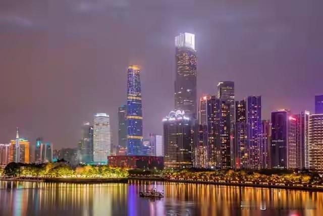 广州迎来战略跃升：从省会城市，迈向大湾区核心引擎🔥当下的广州，正处在至关
