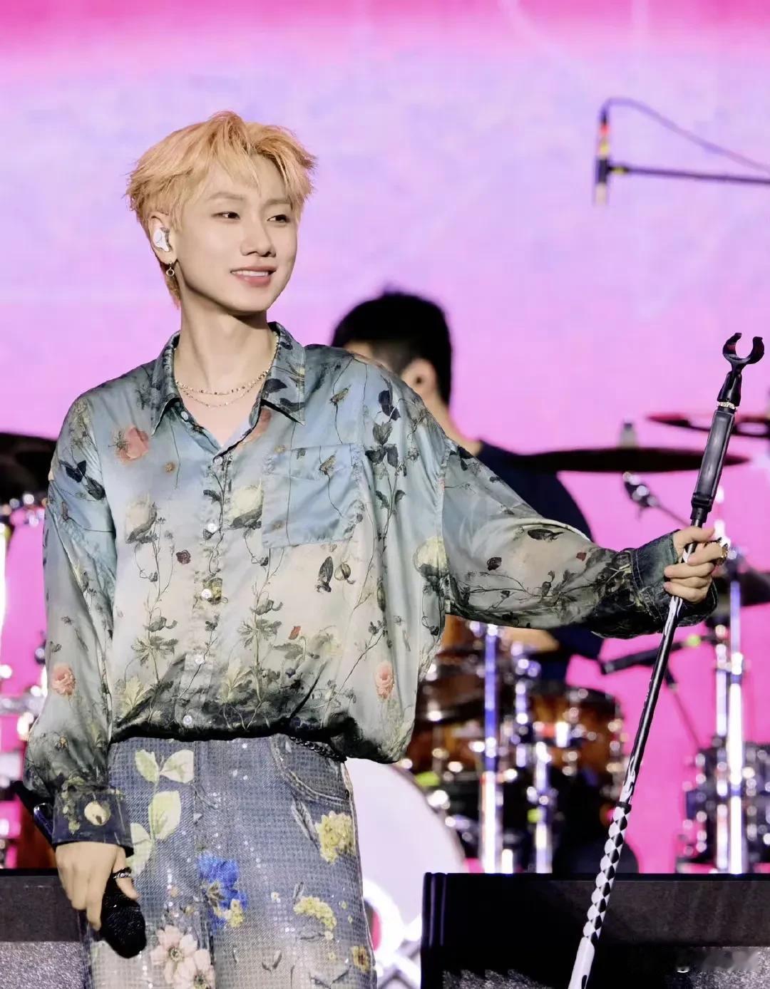 汪苏泷也在不知情的情况下被前公司卖了所有的歌曲版权，而他的官司从13年打到18年