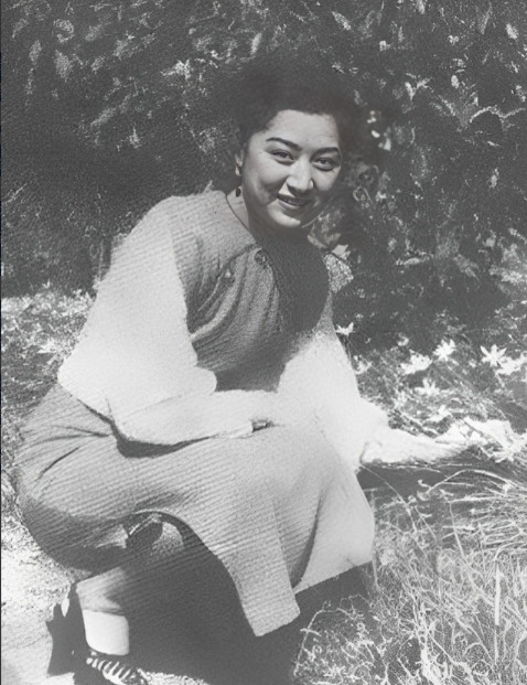 蒋经国不爱妻子蒋方良，不爱情人章亚若，唯独对1948年，受邀请带着戏班子到台湾永