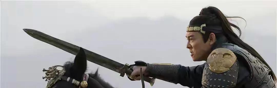 李连杰悄悄押注了一盘大棋。当成龙还在拍《尖峰时刻4》，他选了一条完全相反的路：