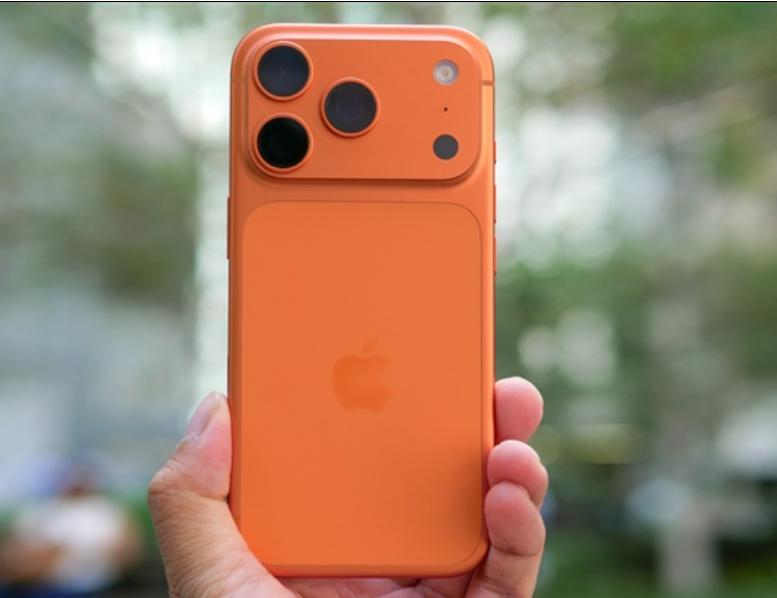 Mac、iPad全线猛涨，唯独iPhone按兵不动，表面说是芯片短缺扛不住成本，