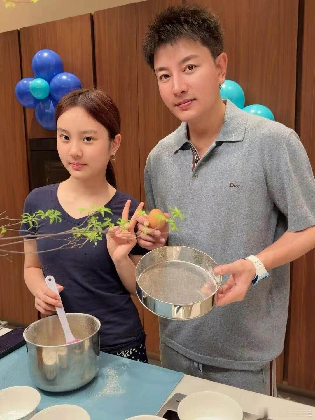贾乃亮小腹纹身贾乃亮腹部的纹身不少IP续作容易后劲不足，九门却一直稳住水准。地下