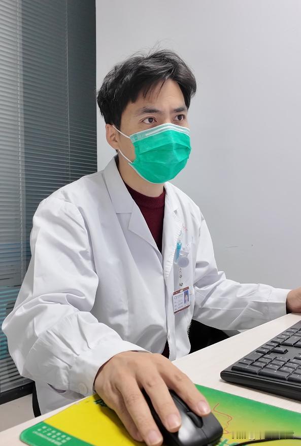 轻微强迫倾向，每个人都有。比如出门前确认门窗是否关好、反复检查钥匙是否带齐、做