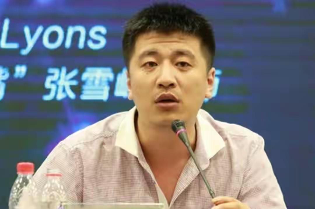 🌙张雪峰的捐款记录，他当初说要捐5000万收复台湾被攻击被网暴，但是没有改变他