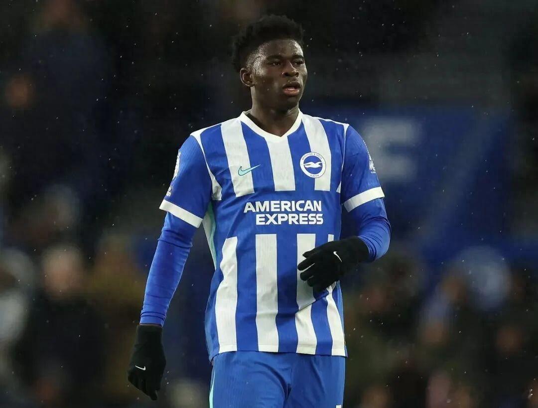 曼联冬窗有望抄底布莱顿中场巴莱巴，后者因状态下滑，转会要价较夏窗大幅降低。球员本