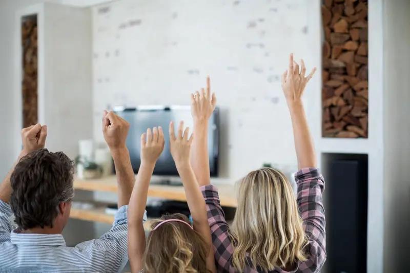 “客人”来了适逢周六，儿子来了，儿媳来了，孙子来了。两手空空回来看父母来了。