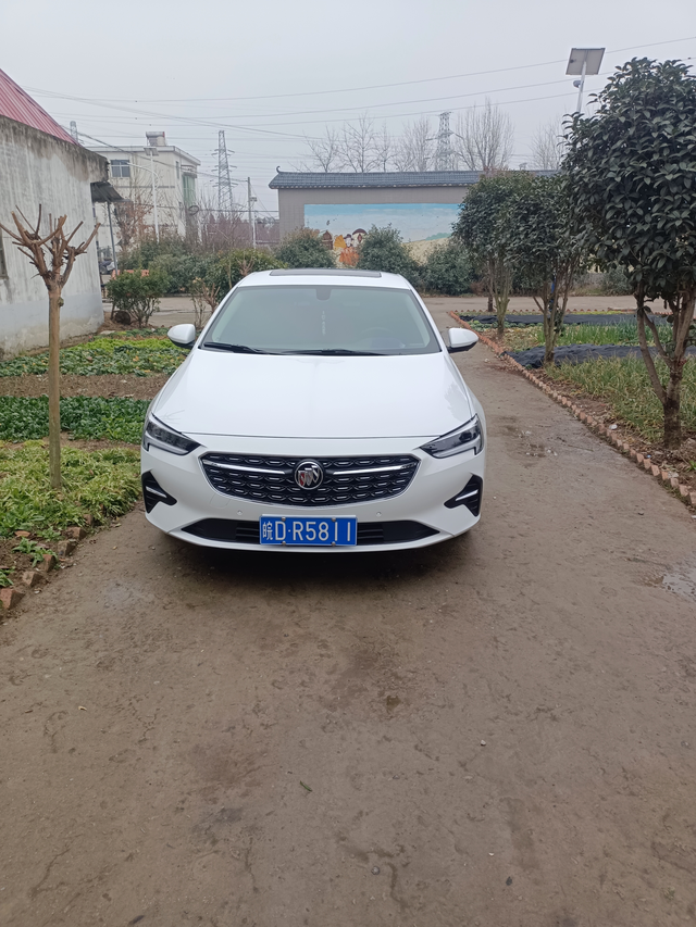 君威552t提车一个月了，感觉还行吧。刚开始看了速腾，途胜，迈锐宝。自己最中意