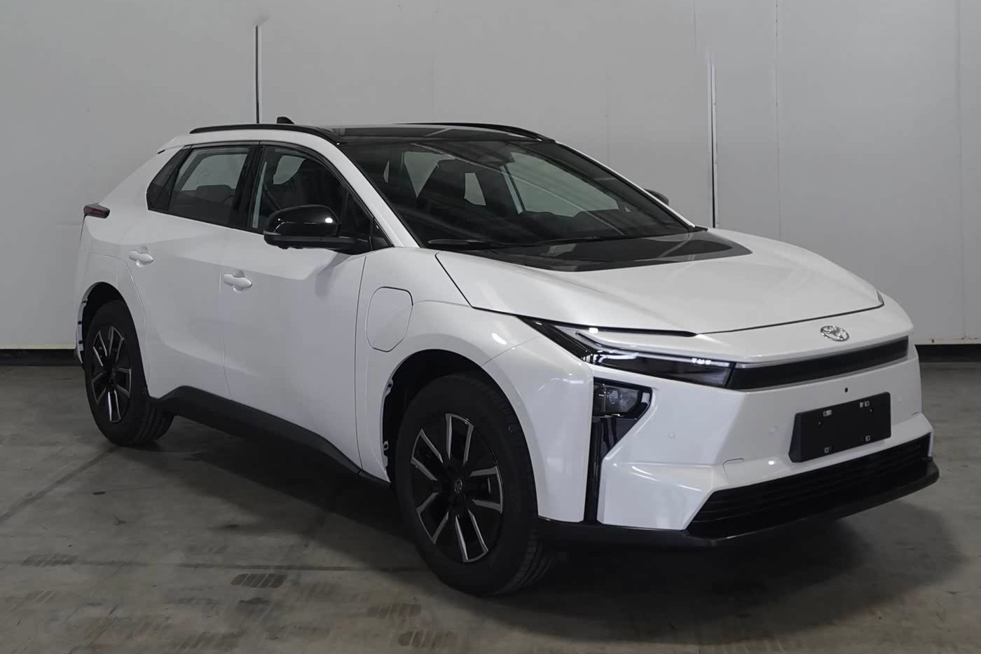 震惊，广汽丰田新款bZ4X的能耗有点儿吓人啊！68.5度电池能跑752km，可能