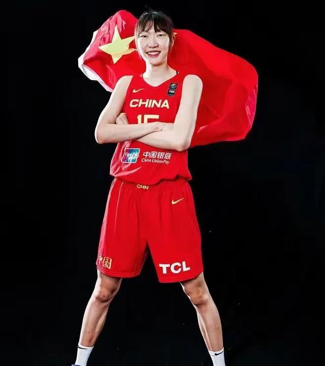1、韩旭韩旭作为元老级别的女篮球员，不论是郑薇时代还是宫鲁鸣时代，她都是女篮的