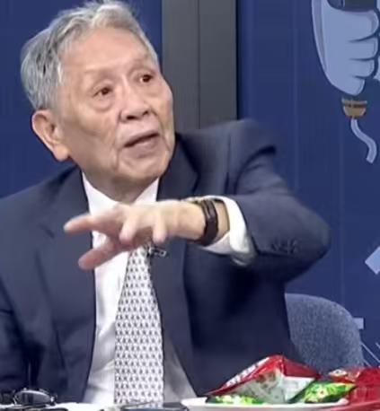 5月27日，台湾退役中将帅化民说：渤海出现的“地效翼飞行器”，被外媒叫做“渤