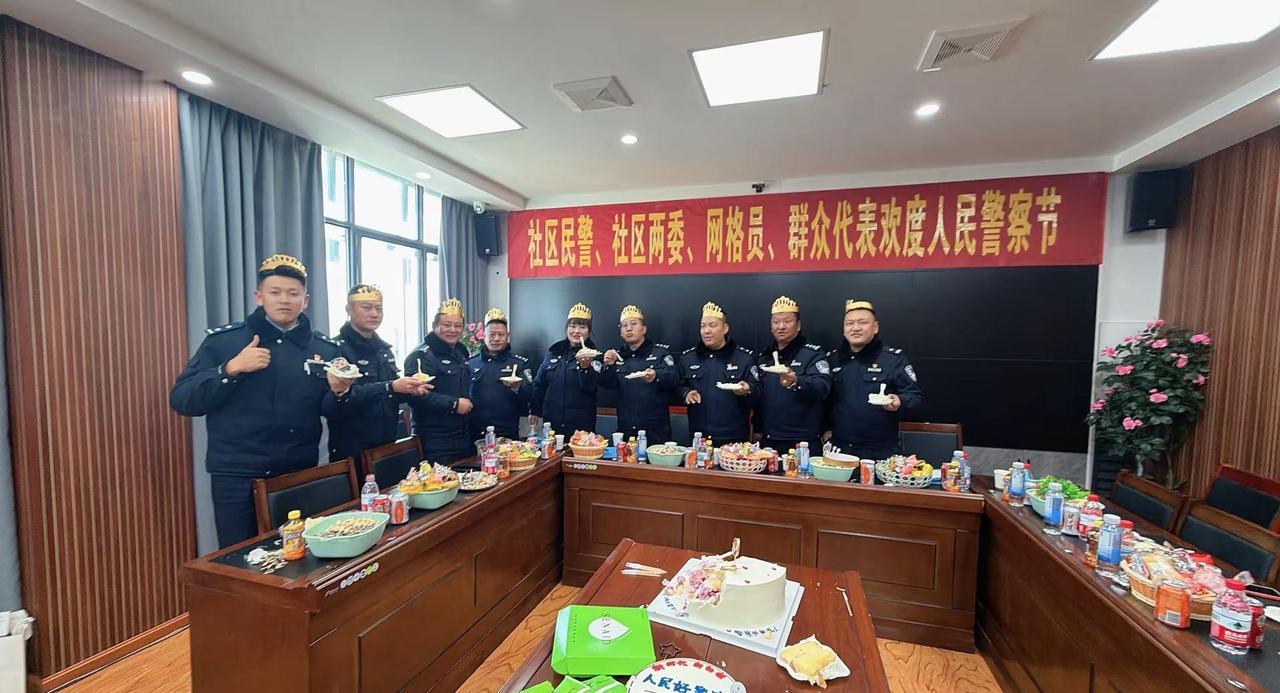 警徽在肩，责任在心。又一个警察节，坚守是不变的答案。节日快乐，我的战友们！