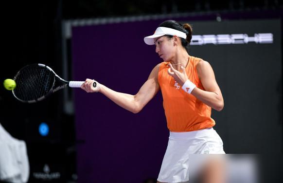 别再吹什么中国金花了。我告诉你，即将开打的马德里红土场，撕开的根本不是什么国家荣