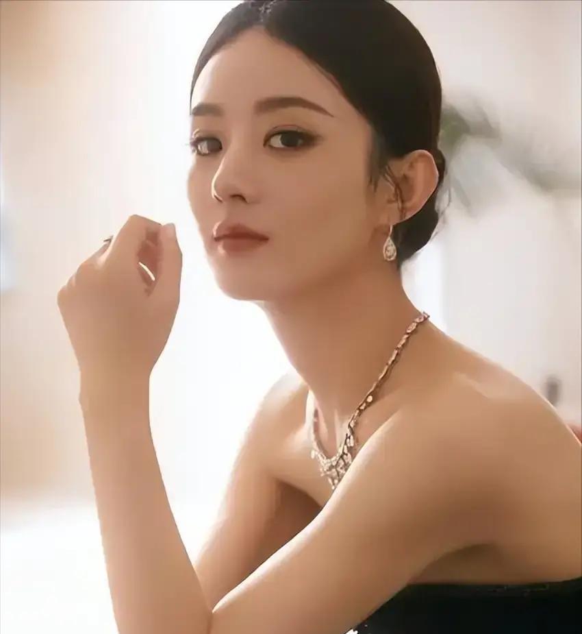 都别吹了，赵丽颖那笔10万变7000万的投资，根本就不是700倍。我翻了稻草熊