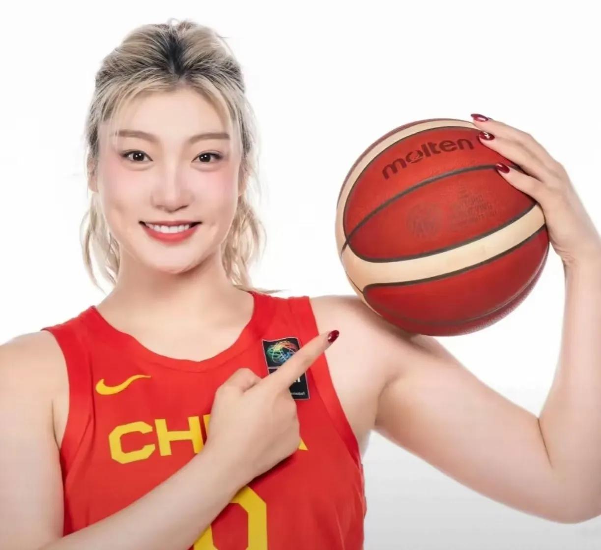 现在终于明白宫鲁鸣为什么不带李梦了！根本不是因为她状态下滑有多严重，也不是因为李