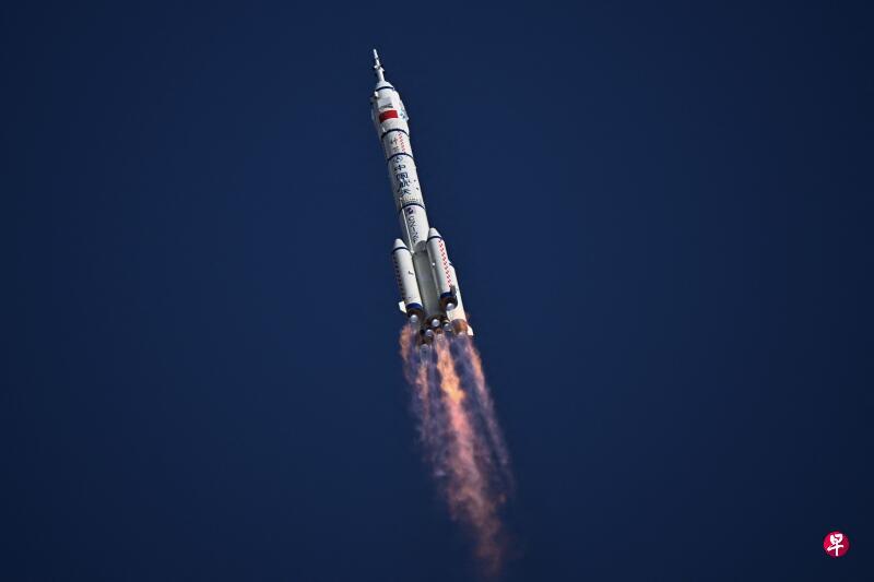 美国刚在11月4日宣布部署两种新型太空武器，11月5日我国的神舟20号就因为存在