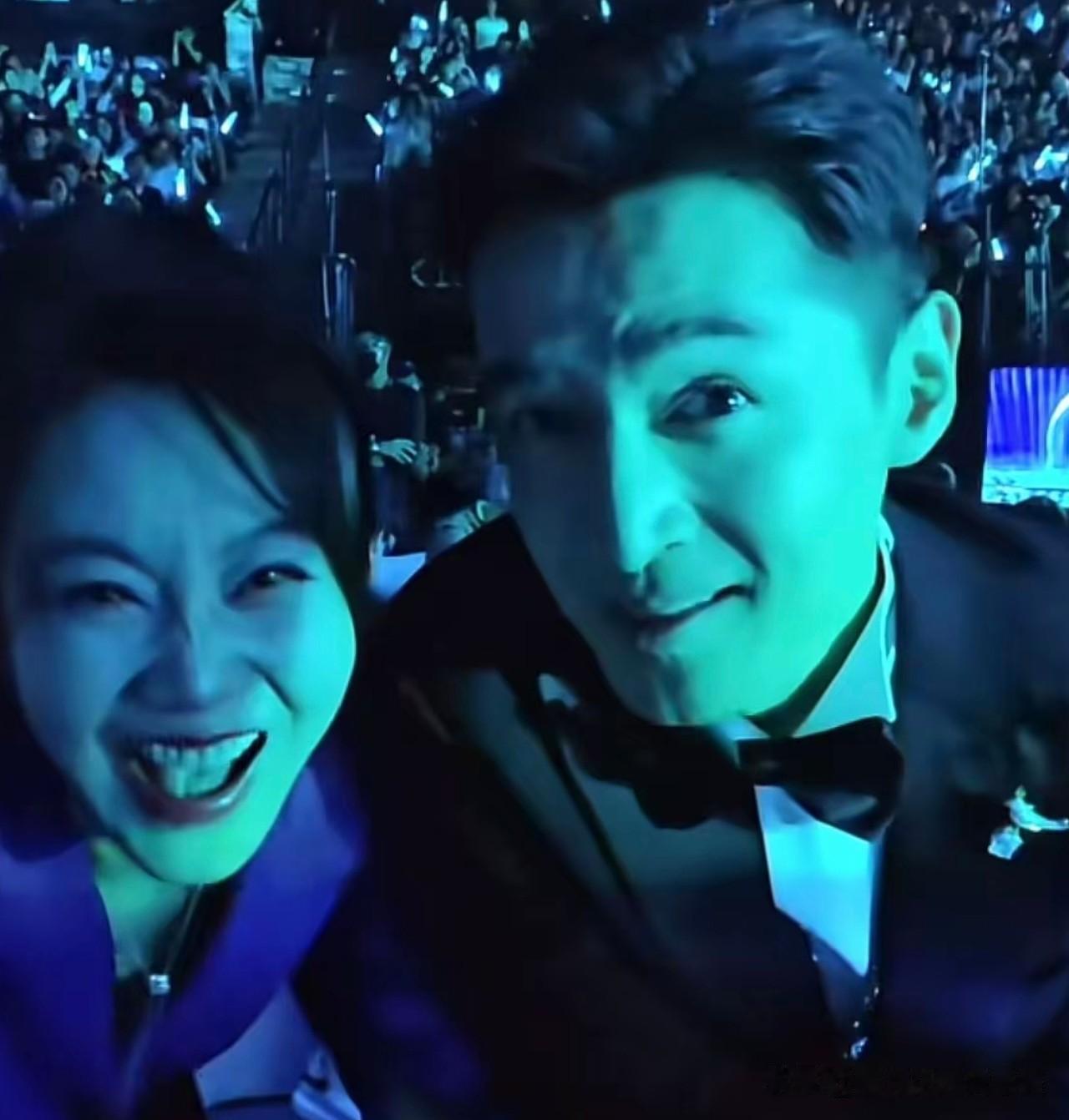 关于闫妮，我发现她有一个问题，说出来怕她不高兴。倒不是说她演技不好，也不