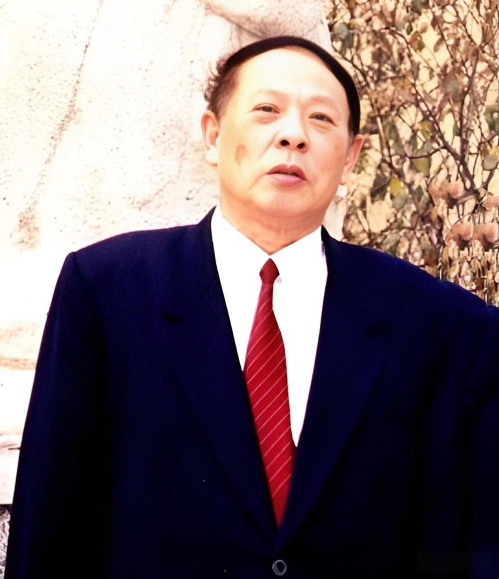 1976年9月9日，毛主席在北京病逝，在中央政府拟定直系亲属名单时，李敏对工作人