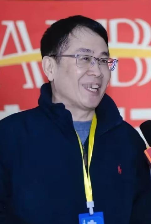 杜建英混的比卡米拉王后还好，手中有娃，还当了多年的二把手。宗泽后的价值观已经