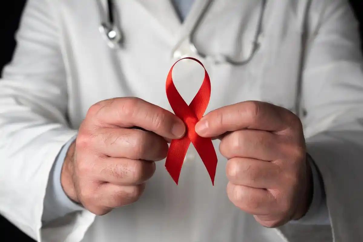 艾滋病为何常被误诊？医生提醒：皮肤出现这6种异常要警惕湖南邵阳的刘先生，五