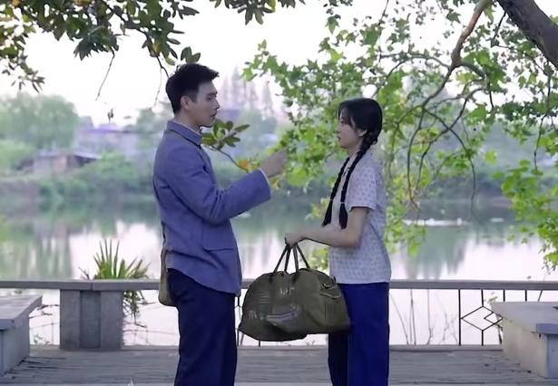 孙千采访时直言，陈飞宇私下和荧幕上直接不一样！他们合作新剧《纯真年代的爱情