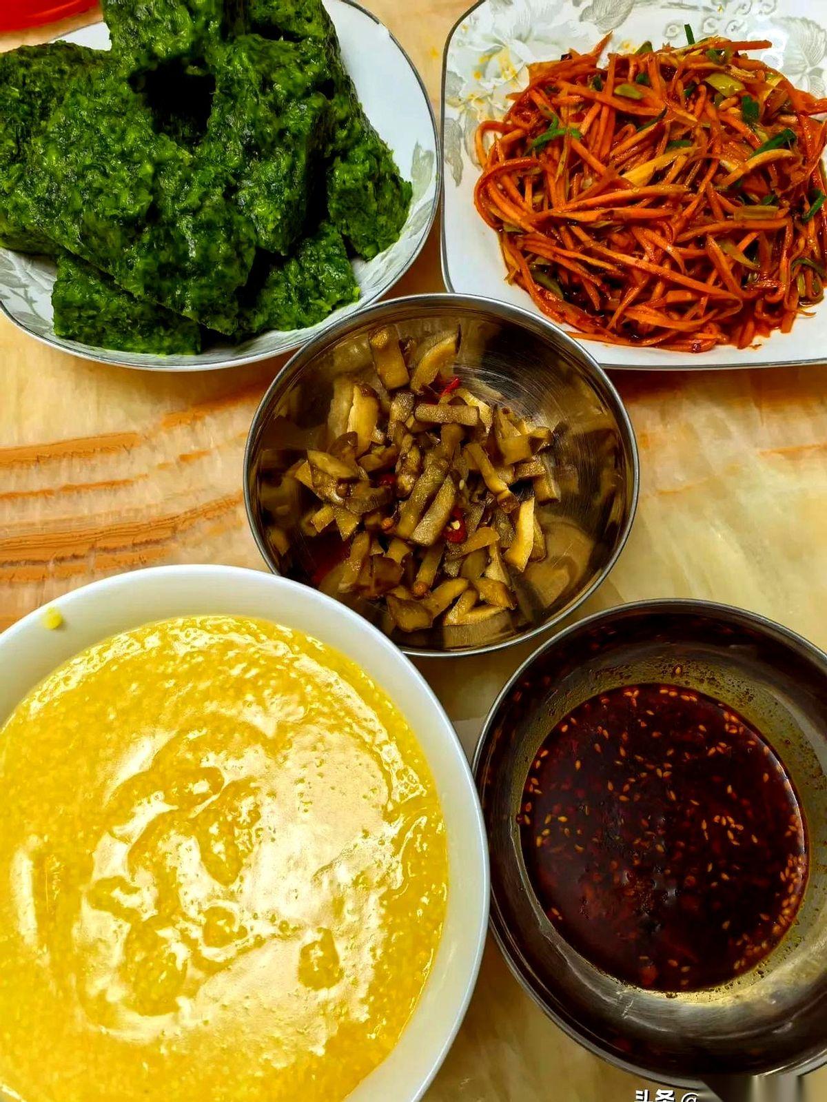 灵魂，就是那碗辣子水水。别问我这是啥，这是刻在我们陕西人DNA里的早餐编码。