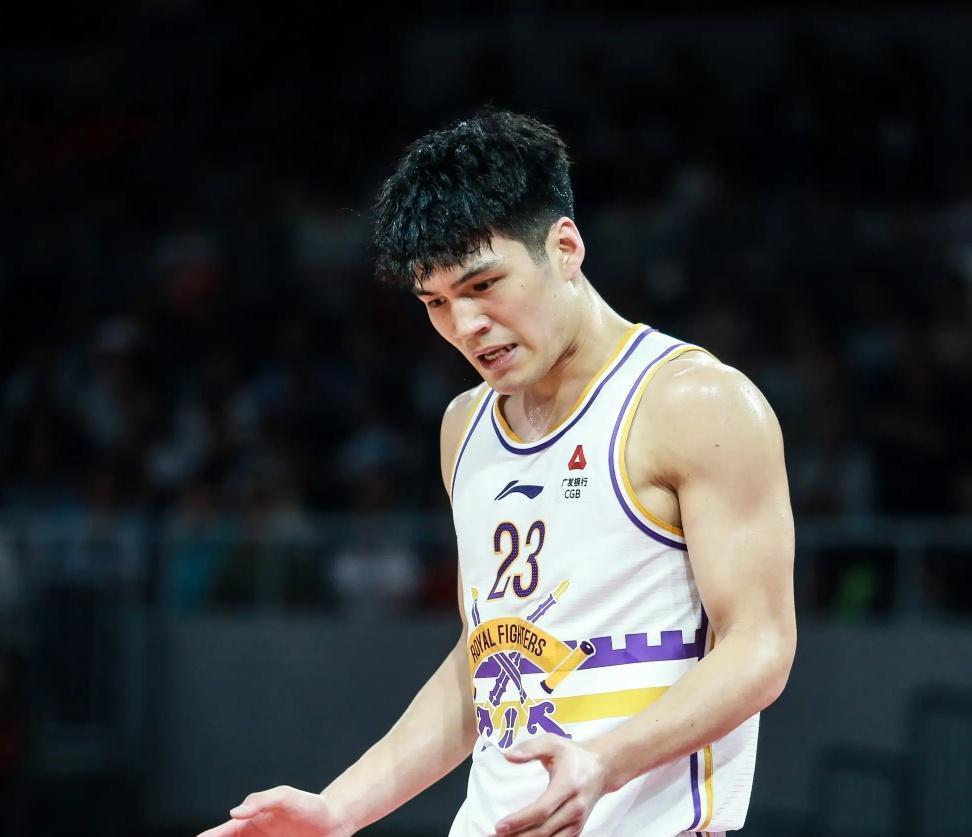 山东男篮十年锋线顽疾靠邱彪妙手回春？管理层无能狂怒的遮羞布又要换新款式了。所谓