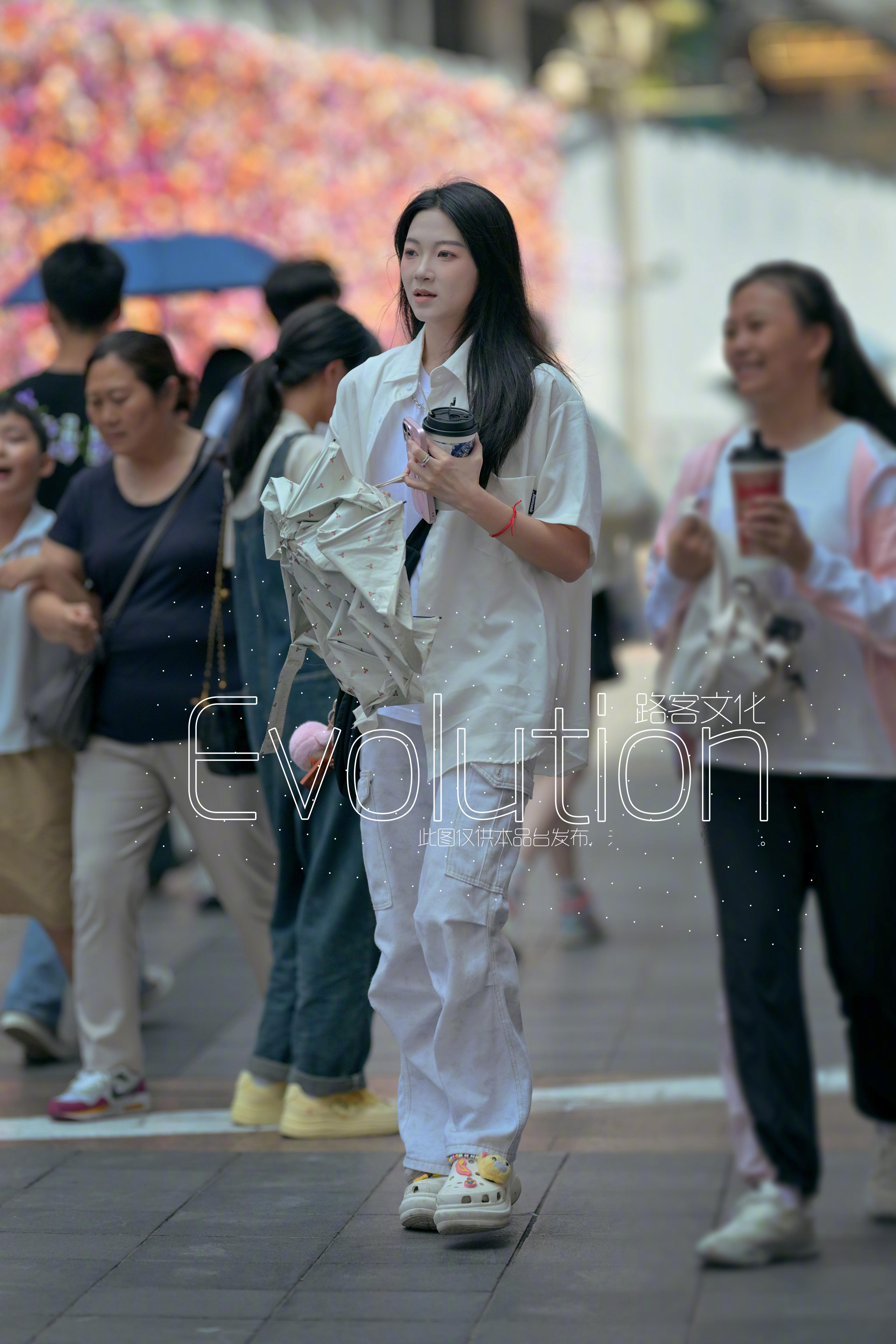 一身白色一定要很爱干净的哈​​​