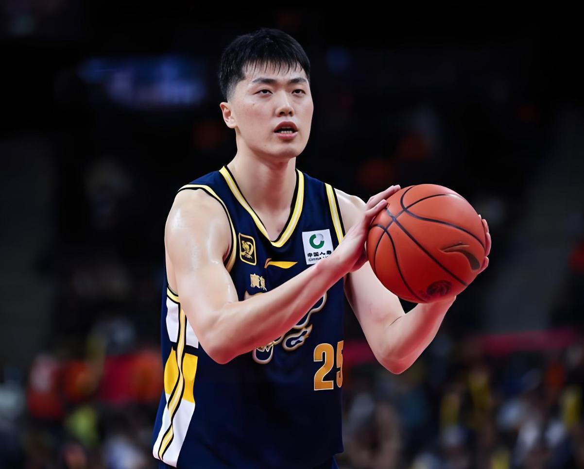 领先20分后输球！CBA名记痛批广东队1人：没有必要留在场上了CBA常规赛第3