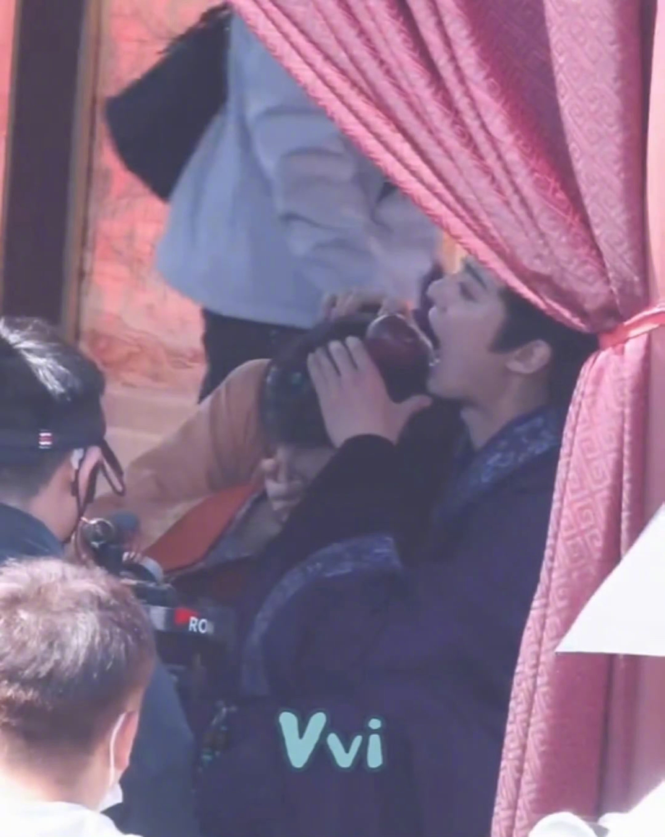 看着这个将门独后的路透，我竟生出一种别样的情愫好萌的两只...