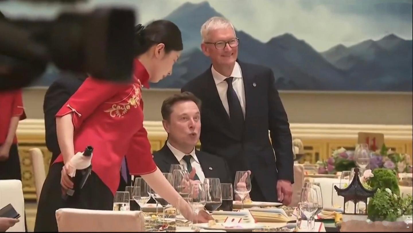 马斯克这是喝了？