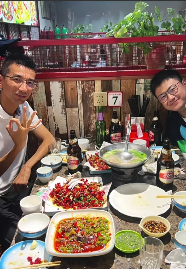 小孙同学本可以成为传奇人物董宇辉是他的手下他的英明领导下宇辉成为了全网最红