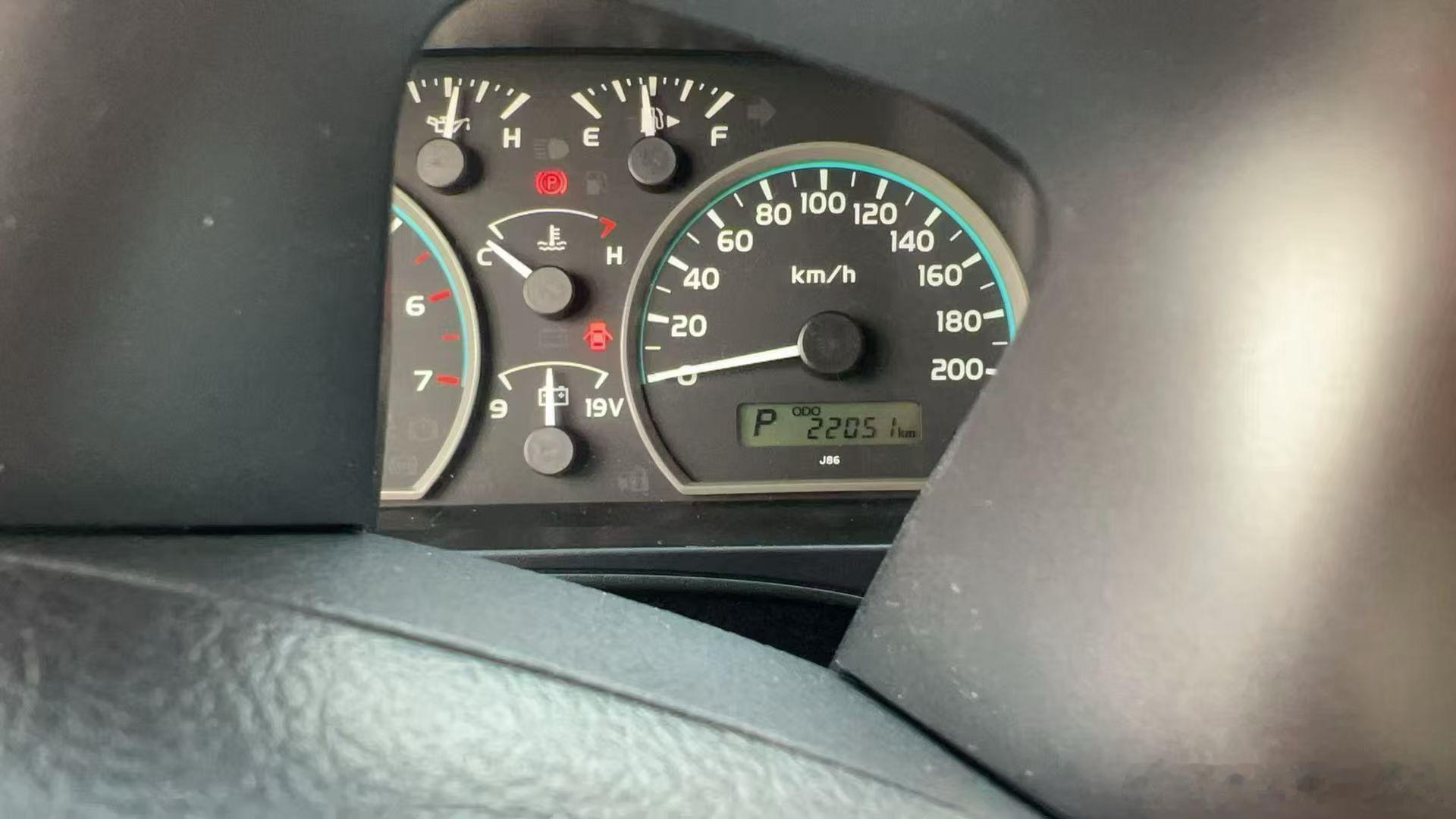 丰田LC71，4.0汽油，24年出厂，2024年上牌，行驶2.2万公里，升级JA