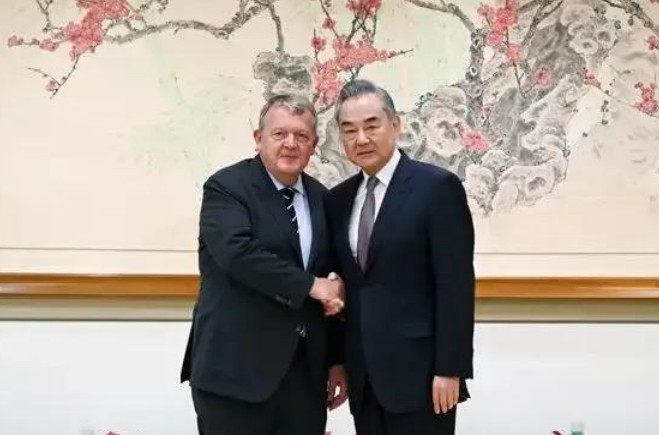 中国文化的内涵体现的淋漓尽致，妙！今天中国外长与丹麦外长拉斯姆森会面时中方称，