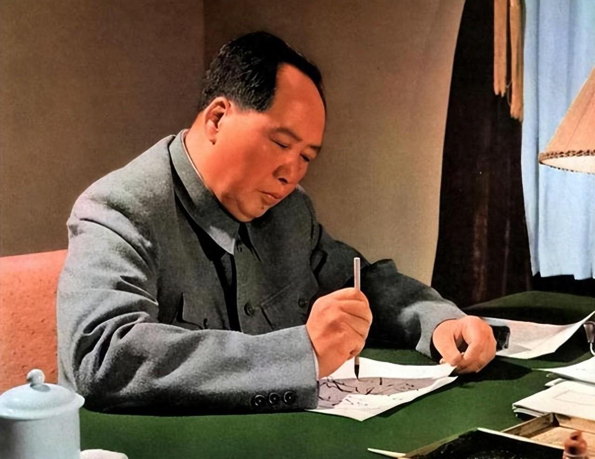 毛主席四次电令粟裕进京，商量抗美援朝，粟裕为何一直不动身“主席那边第四次来电