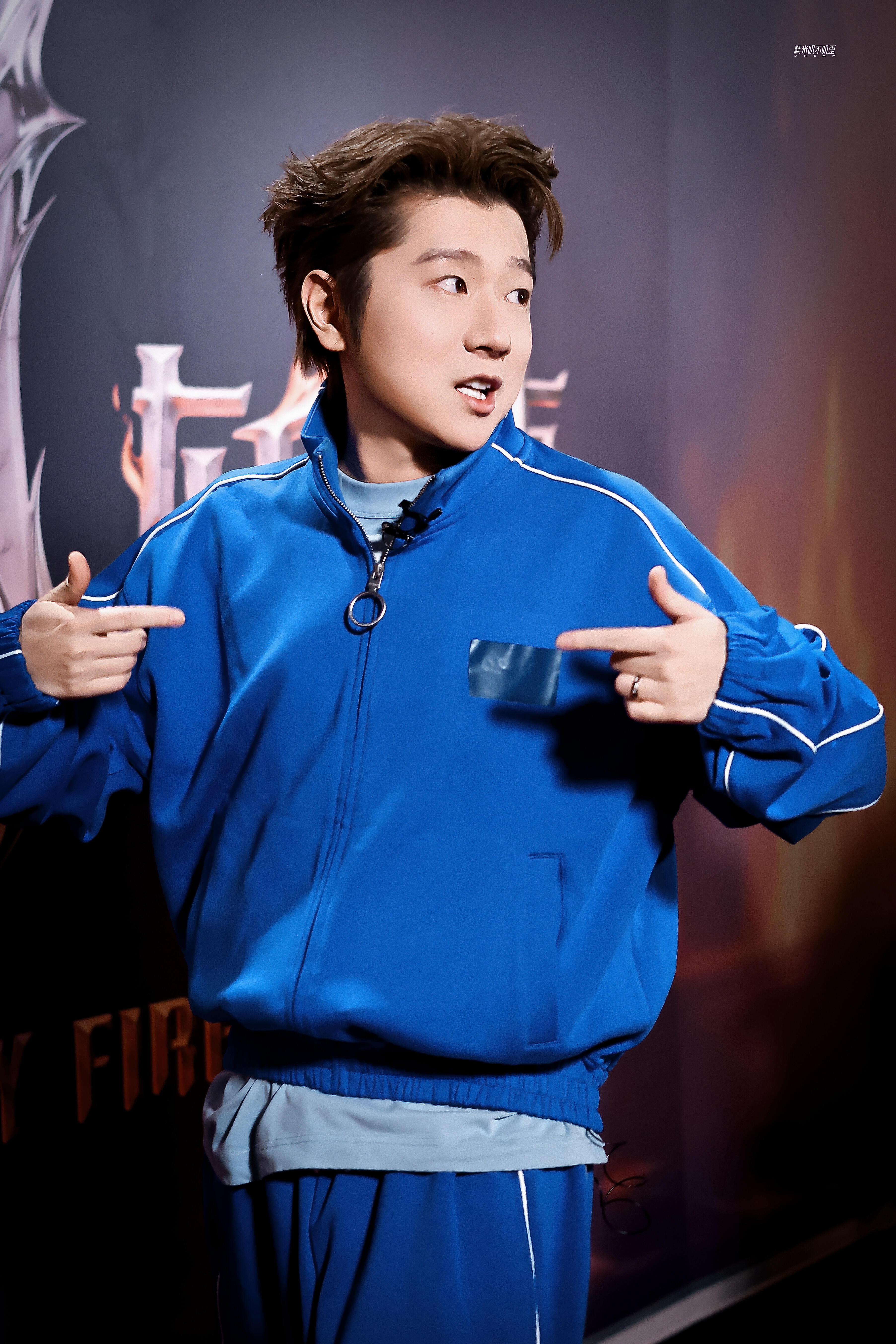 全网质疑王以太体脂率粉丝贴脸质疑王以太体脂率笑死我了哈哈哈哈！粉丝接下班直接贴脸