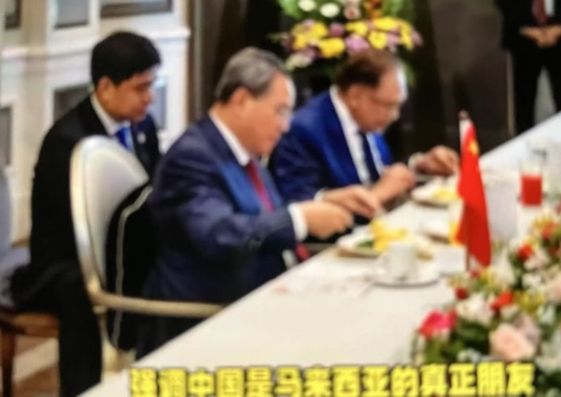 马来西亚真正的朋友在马来西亚吉隆坡举行的东盟外长会议。除了东盟国家外