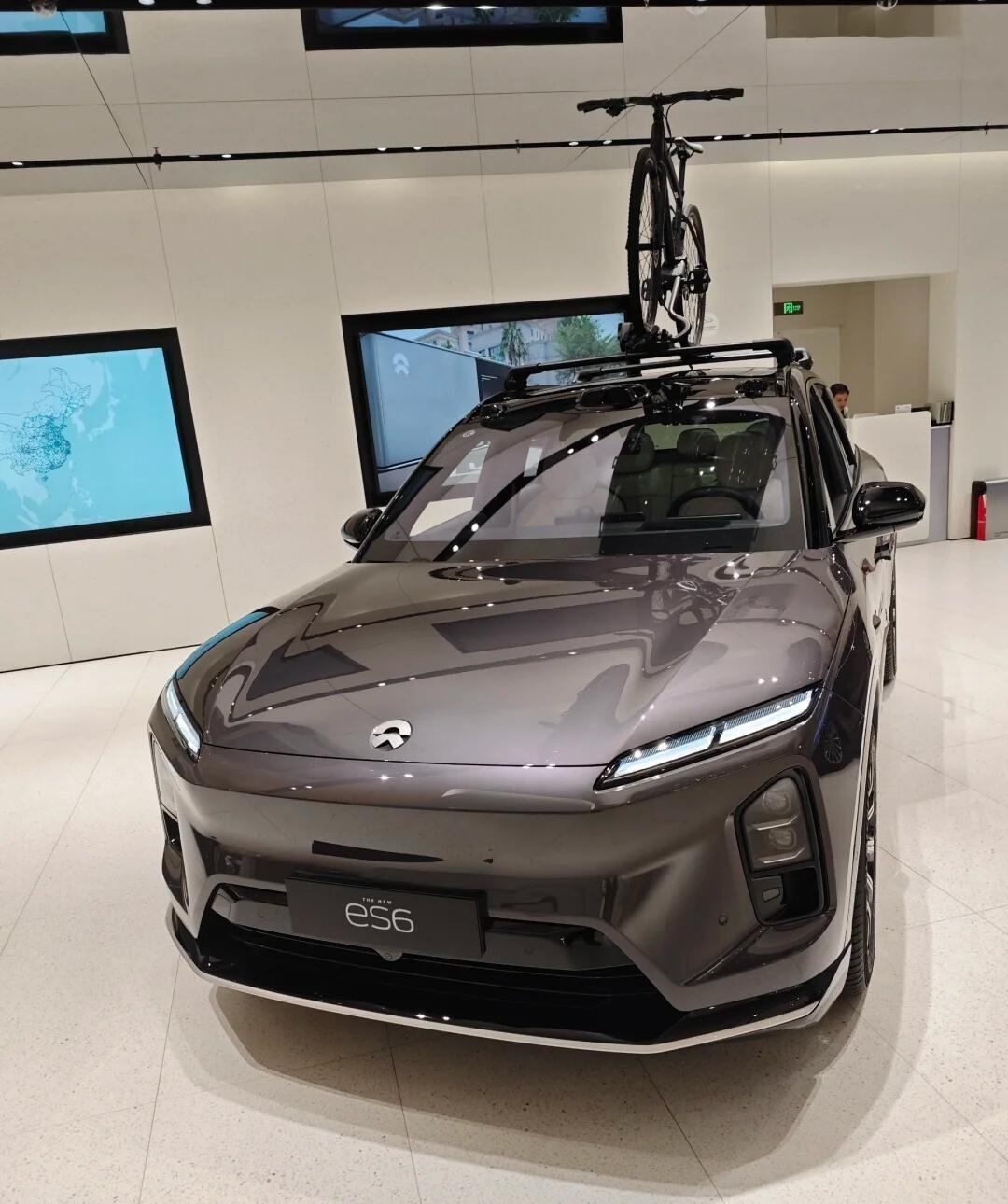 蔚来汽车创始人李斌：“换电最大的优势是解决了电池寿命问题。”在山东烟台有一位蔚