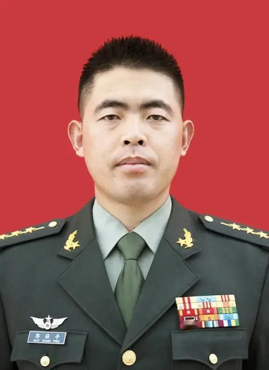 郭强平，男，汉族，甘肃陇西人，1991年1月出生，2009年12月入伍，2013