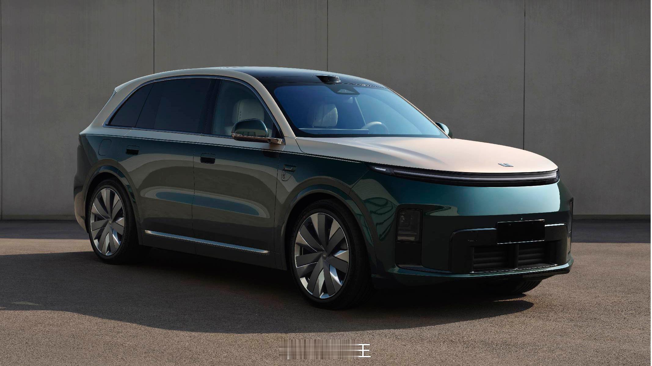 新L8就这么悄咪咪的上线了啊！一点预热都没有，车长5135，轴距3045，而且也