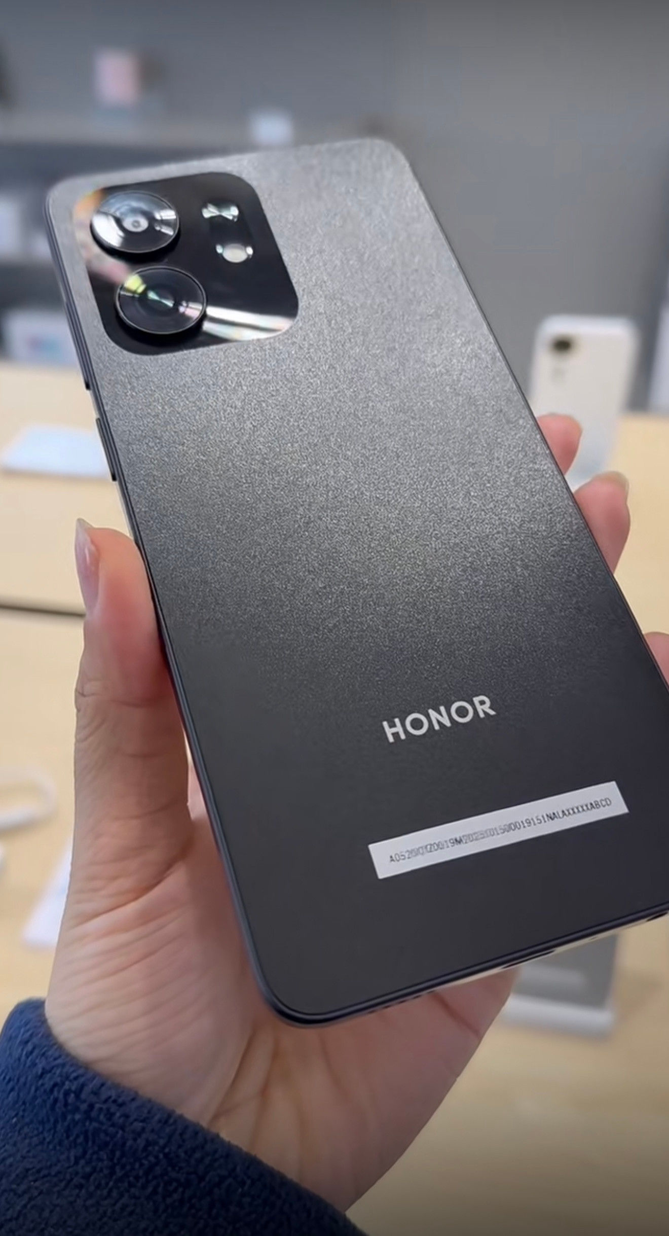 荣耀上架了一款千元机，这质感如何？