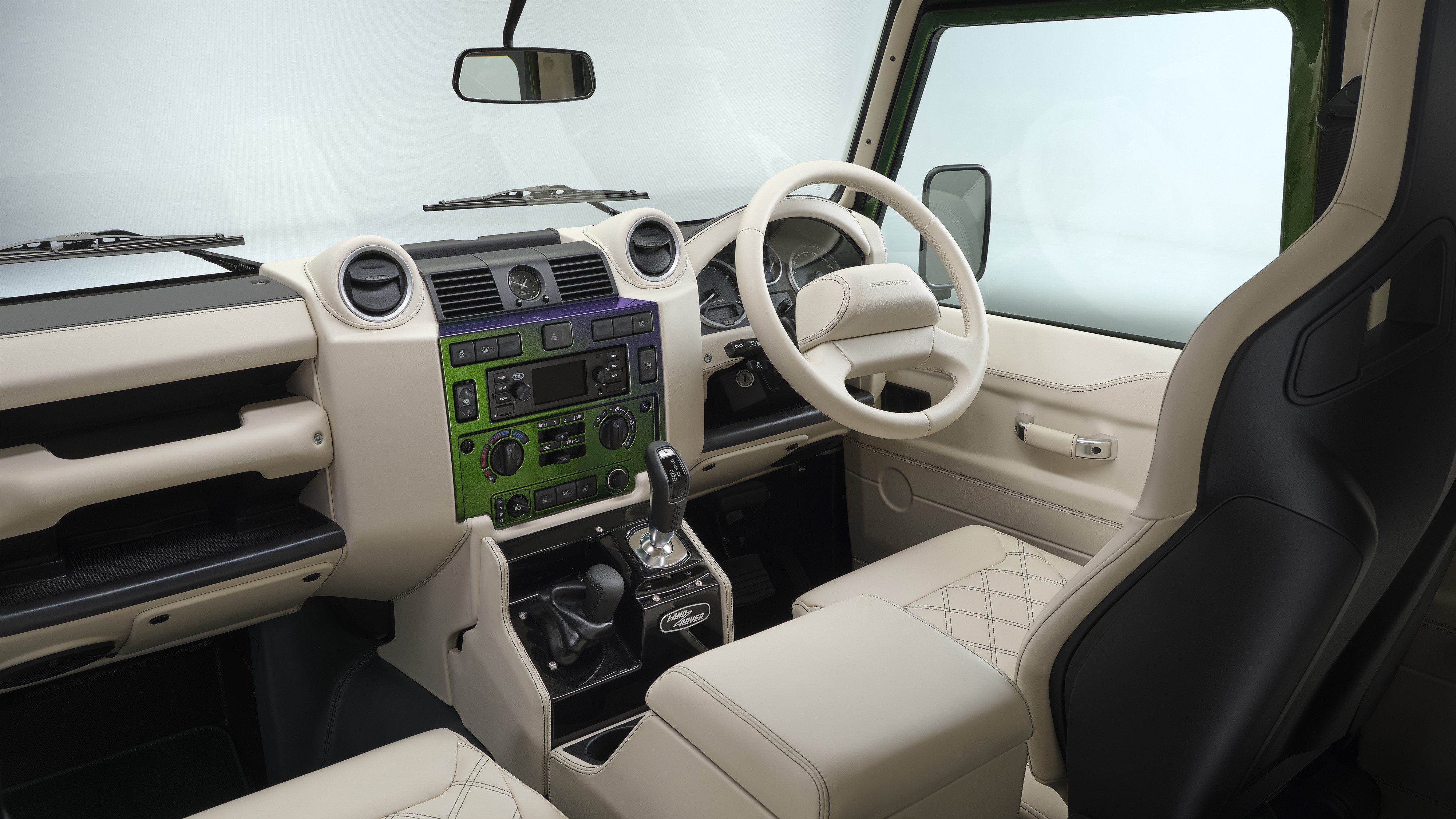 2026LandRoverClassicDefenderV8路虎卫士